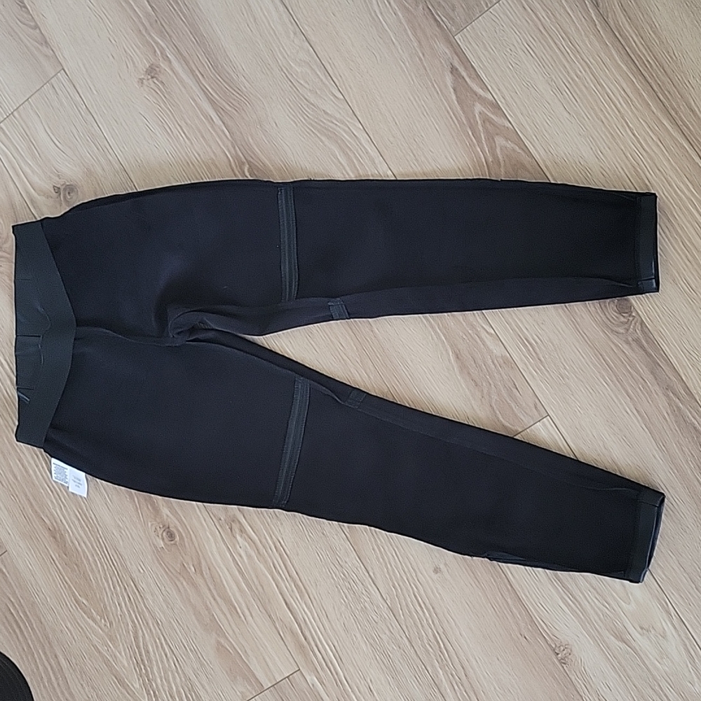 Reitmans Faux Leather pants size petite 4 - Picture 6 of 17